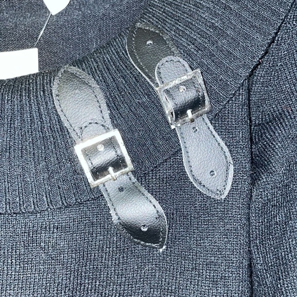 Thin Sweater Top with Buckle Accents - Picture 2 of 3